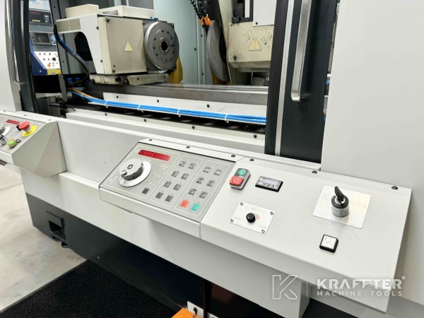 Rettificatrice cilindrica CNC di precisione JONES & SHIPMAN Ultramat 650 Easy-B 90120 Macchine utensili d'occasione