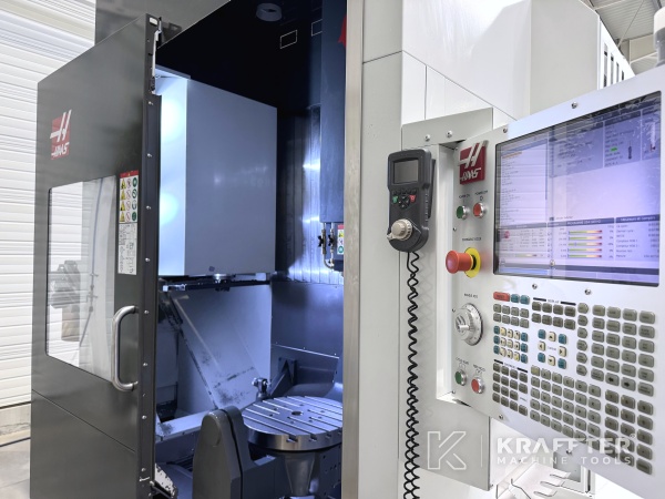 Centro di lavoro d'occasione HAAS UMC 750 SS 90145 assi in vendita