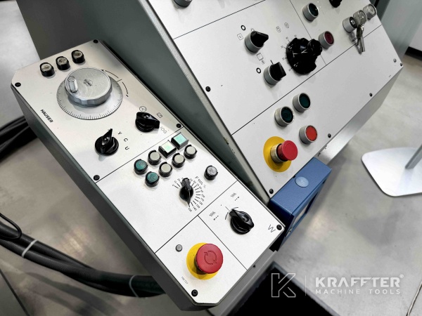 Pannello di controllo della macchina per Rettificatrice a coordinate CNC HAUSER S40-400 90101