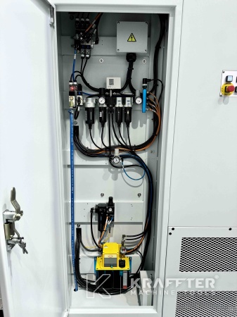 Macchine utensili d'occasione in vendita EUMACH UMC1000 90122 assi presso KRAFFTER