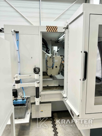 Acquisto e vendita internazionale Rettificatrice cilindrica CNC JONES & SHIPMAN Ultramat 650 Easy-B 90120