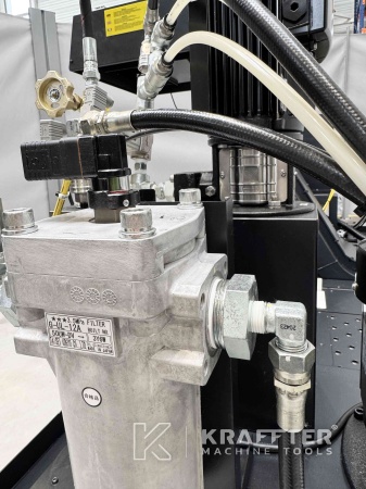 Acquisto e vendita internazionale Centro di lavoro MAZAK Variaxis C-600 90161