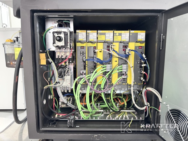 Armadi elettrici industriali su TSUGAMI B0206E-II 90181