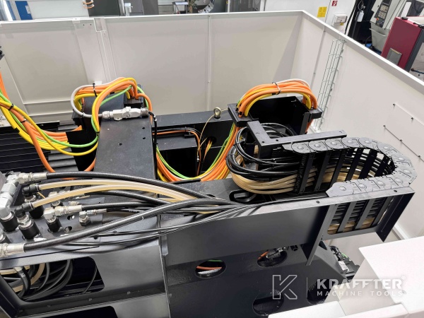 Centro di lavoro d'occasione MAZAK Variaxis C-600 90161 liquidazione Italia, Europa, e internazionale
