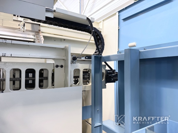 Centro di tornitura fresatura in vendita OKUMA Multus B400 90175 Macchine utensili d'occasione