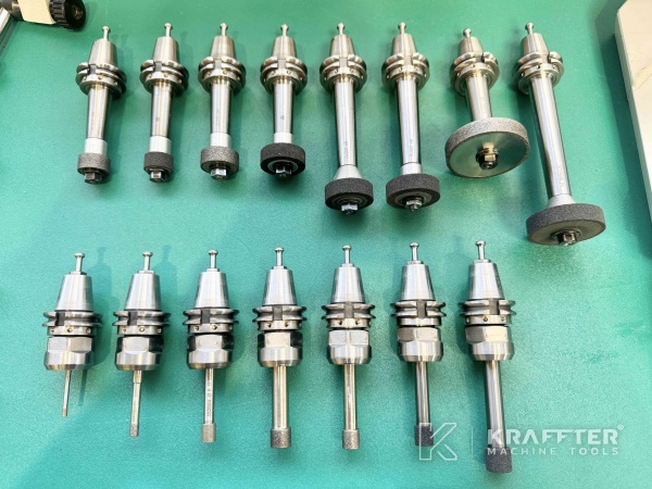 Accessori, attrezzature e strumenti su Rettificatrice a coordinate CNC HAUSER S40-400 90123