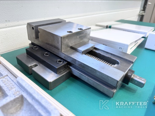 Accessori, attrezzature e strumenti su Centro di lavoro FEHLMANN Picomax 56 TOP 90193