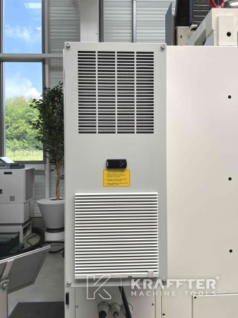 Acquisto e vendita in tutto il mondo di Centro di lavoro d'occasione HURON VX6 APC 90072