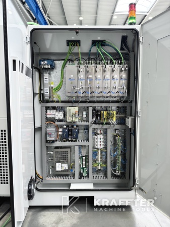 Armadi elettrici industriali su ANCA FX5 linear 90164