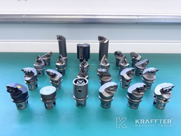 Accessori, attrezzature e manuali utente su MAZAK Mega Turn 900 90171 presso KRAFFTER