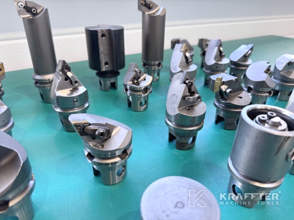 Accessori, attrezzature e strumenti su Tornio verticale CNC MAZAK Mega Turn 900 90171
