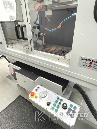 Rettificatrice a coordinate CNC servoassistito HAUSER S35-400 90064 presso KRAFFTER Machine Tools