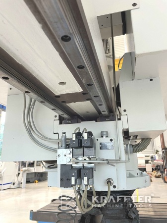 Acquisto e vendita in tutto il mondo di Foratrice CNC d'occasione DONAU Danumeric 440 20690-026