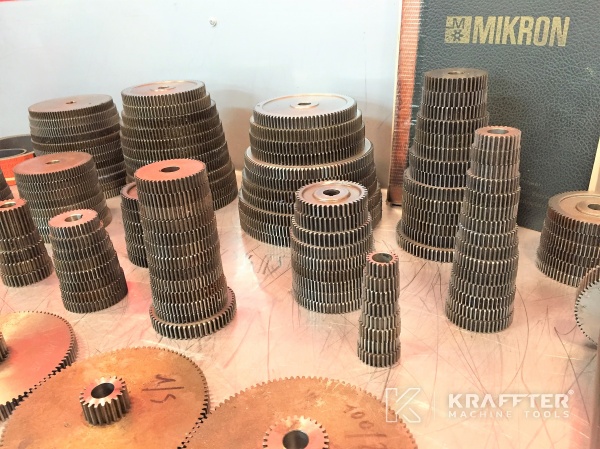 Accessori, attrezzature e strumenti su Macchina dentatrice a creatore MIKRON 102.05 MPS 20689-876