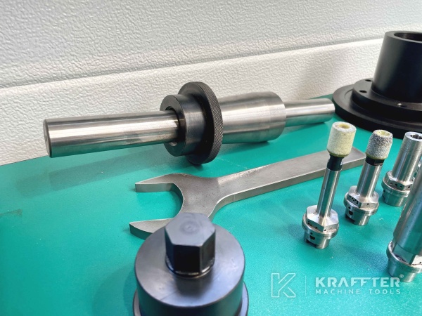 Accessori, attrezzature e strumenti su Rettificatrice cilindrica CNC GER C-1000 CNC 90088