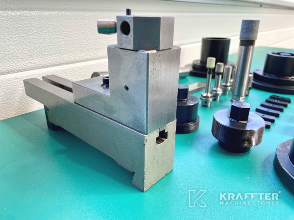 Accessori, attrezzature e manuali utente su GER C-1000 CNC 90088 presso KRAFFTER