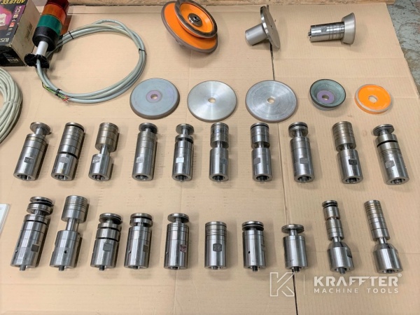 Attrezzatura per Affilatrice CNC WALTER Helitronic Power 20689-969 presso KRAFFTER